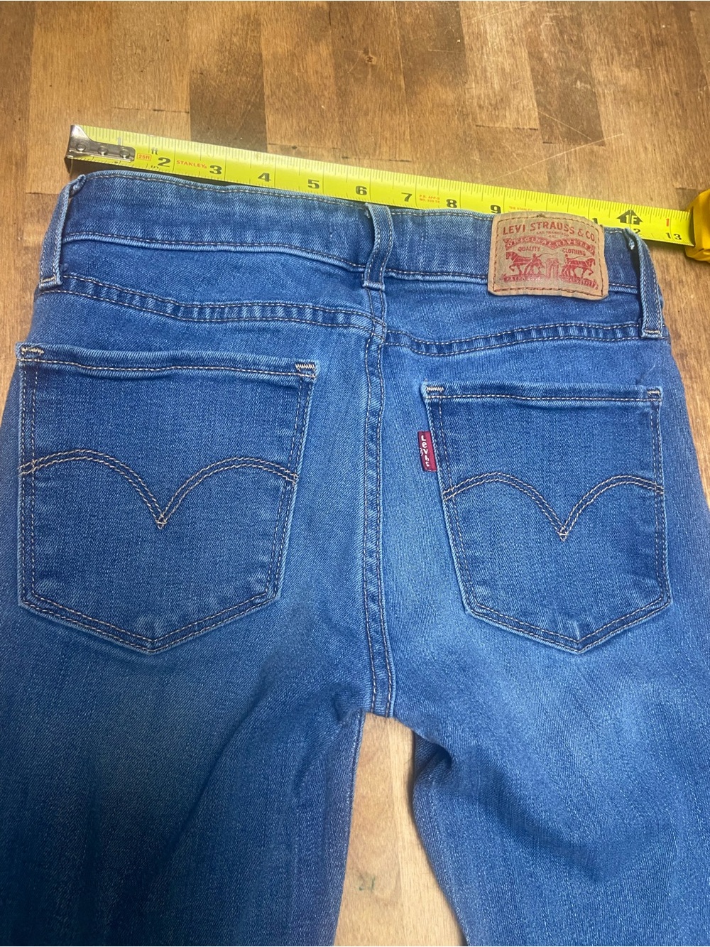 Levi's Women's Skinny Jeans in Blue Denim - Picture 7 of 8